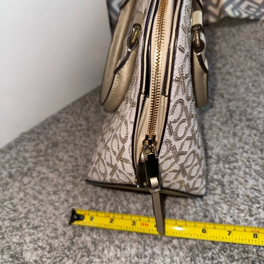 Calvin Klein NWT Women's Beige sparkle CK handbag